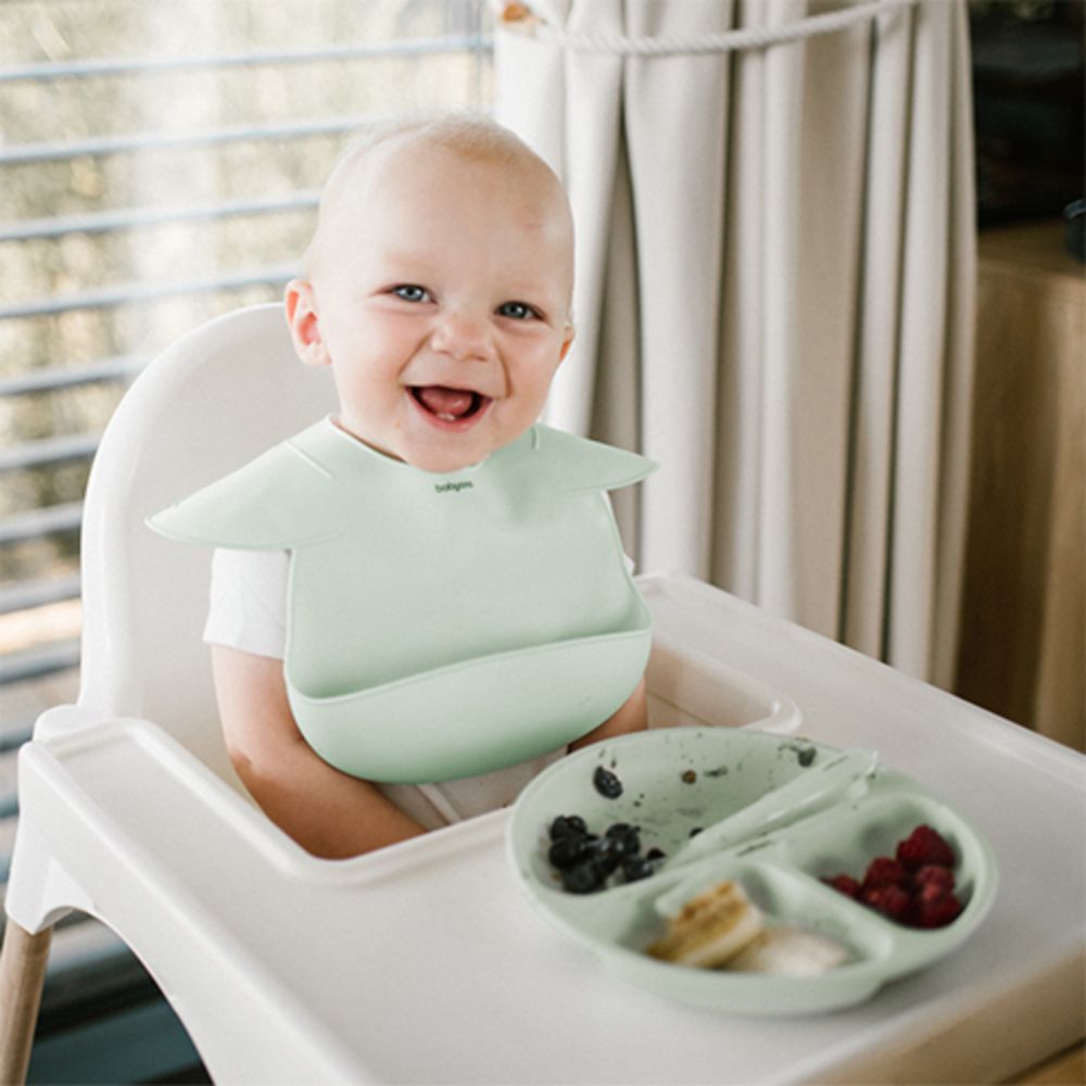 BabyOno Silikonski okrugli tanjur s odjeljcima i vakuumom 6 m+ - Mint