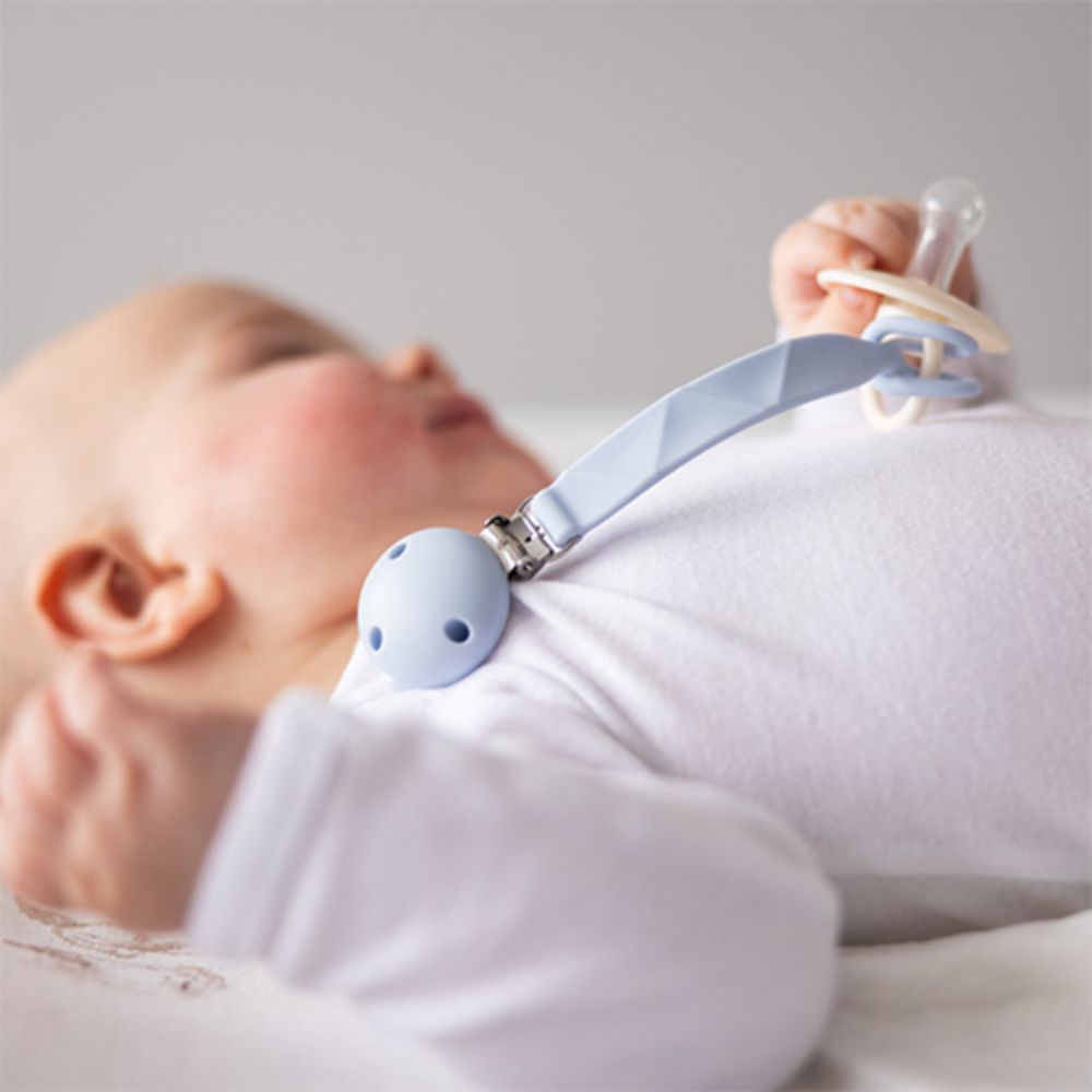 BabyOno Silikonski privjesak za dudu s kopčom, plava