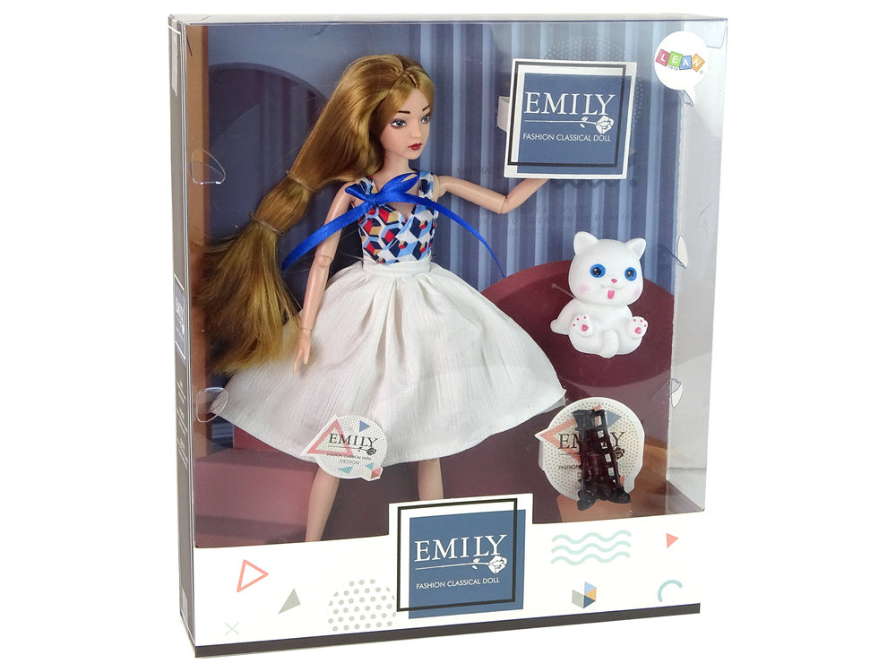 Lutka za igru Emily s dugom smeđom kosom i crnim čizmama - 30 cm