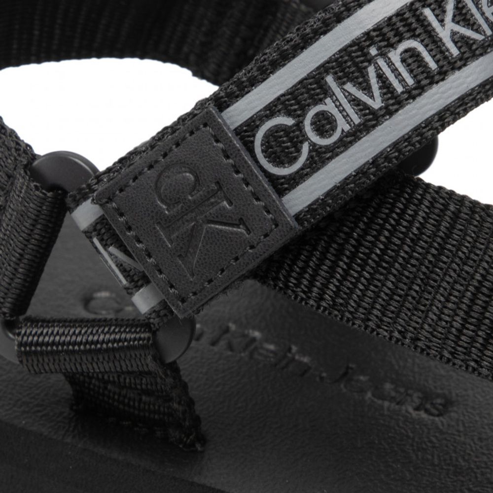 6848f24326e70829cfc6ee88_07-0000209925333-plj_1781204129494.jpg