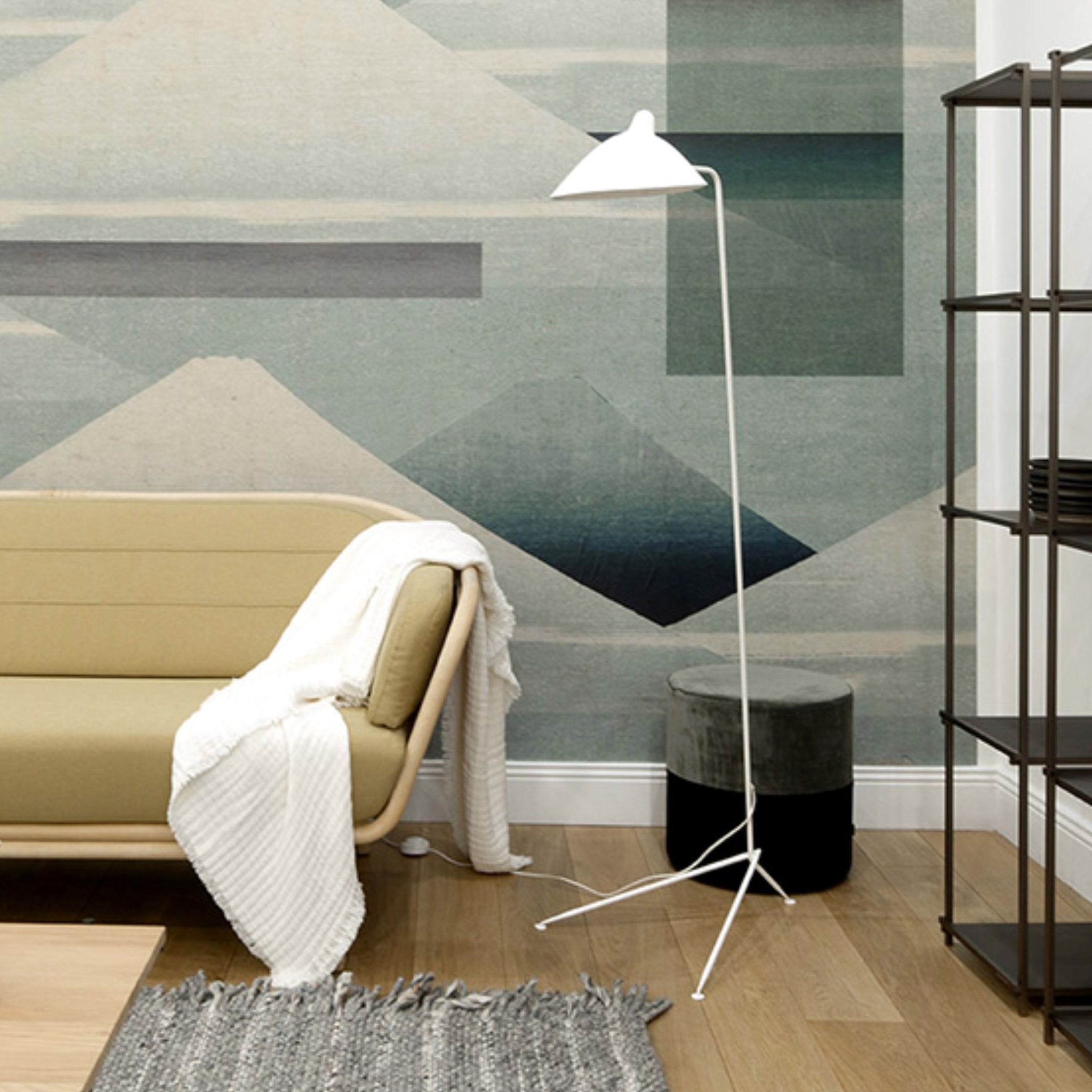 6848f24326e70829cfc6ee88_serge-mouille-usa-floor-lamp-1-arm-white-4_1772831638665.jpg