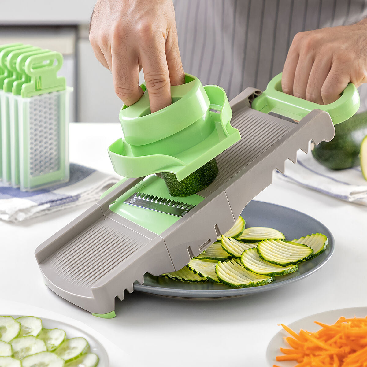 Pack Spiralni Rezač Povrća i Sklopivi Rezač Ribež 6 u 1 InnovaGoods