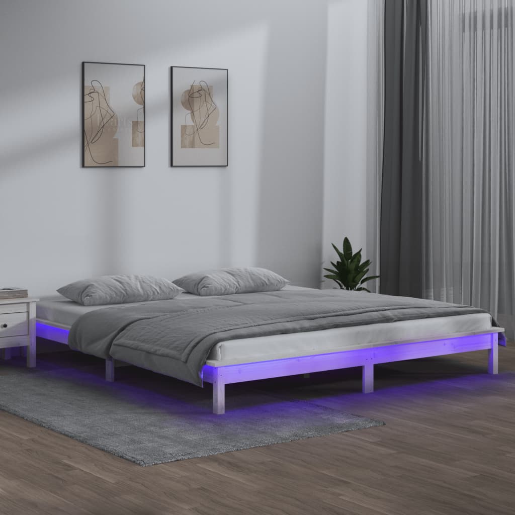 LED Okvir za krevet bijeli 140 x 200 cm od masivnog drva