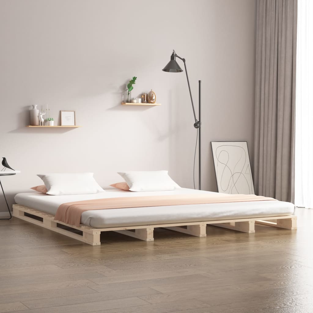 Krevet od paleta 200 x 200 cm od masivne borovine