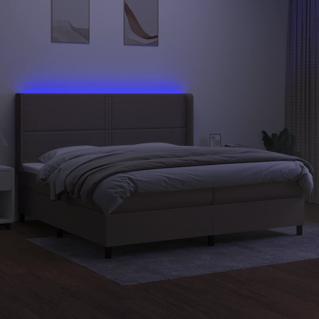 Krevet box spring s madracem LED smeđesivi 200x200 cm tkanina