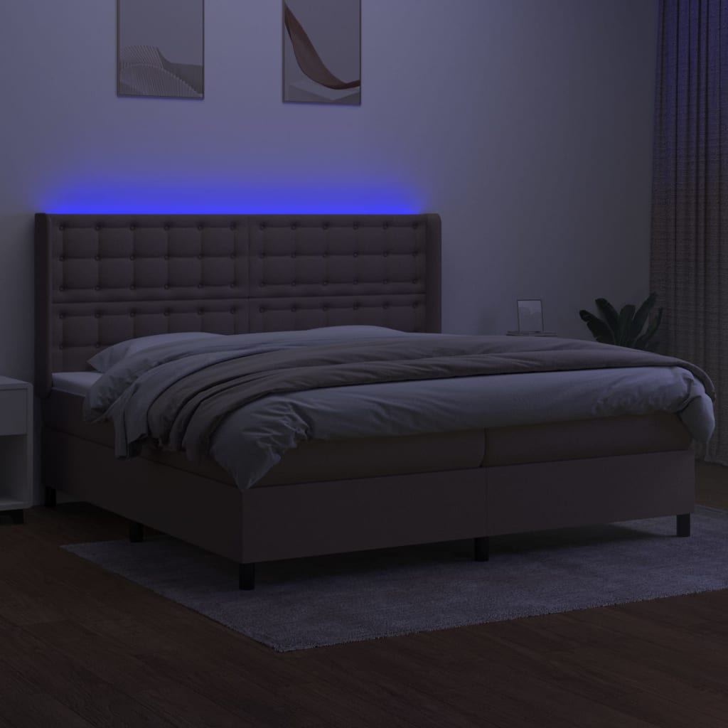 Krevet box spring s madracem LED smeđesivi 200x200 cm tkanina