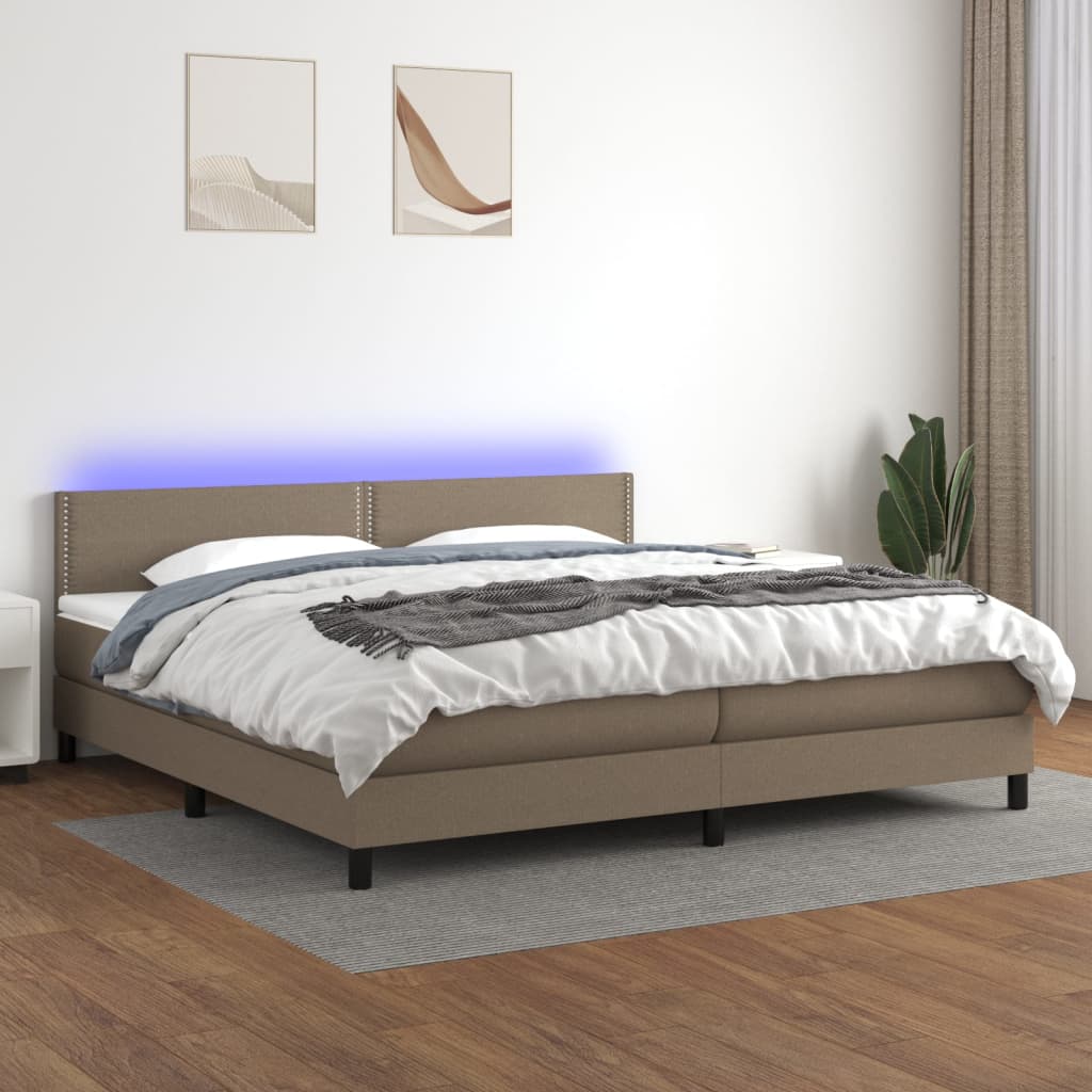 Krevet box spring s madracem LED smeđesivi 200x200 cm tkanina
