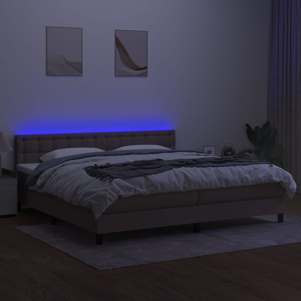 Krevet box spring s madracem LED smeđesivi 200x200 cm tkanina