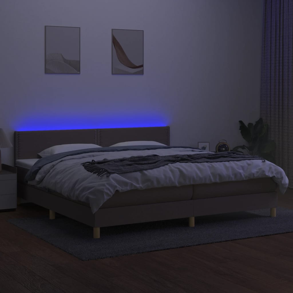 Krevet box spring s madracem LED smeđesivi 200x200 cm tkanina