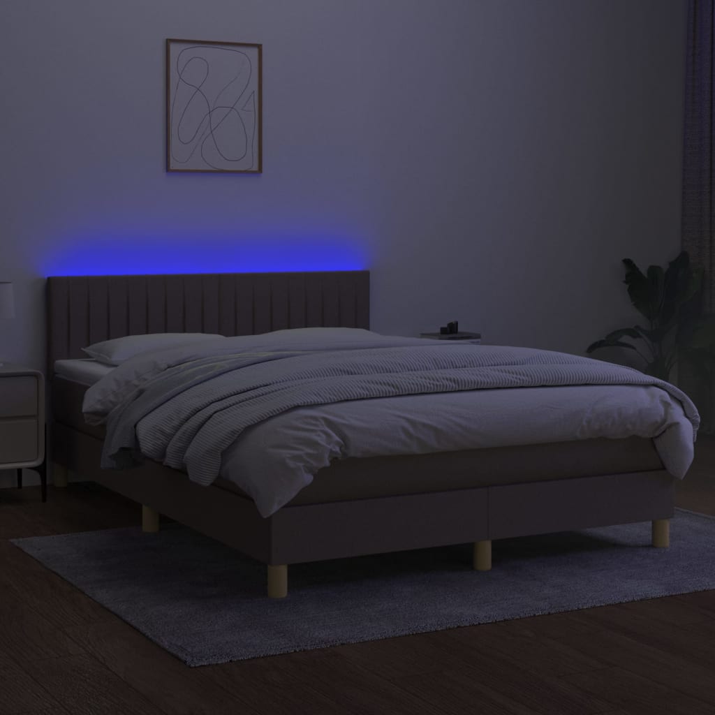 Krevet box spring s madracem LED smeđesivi 140x190 cm tkanina
