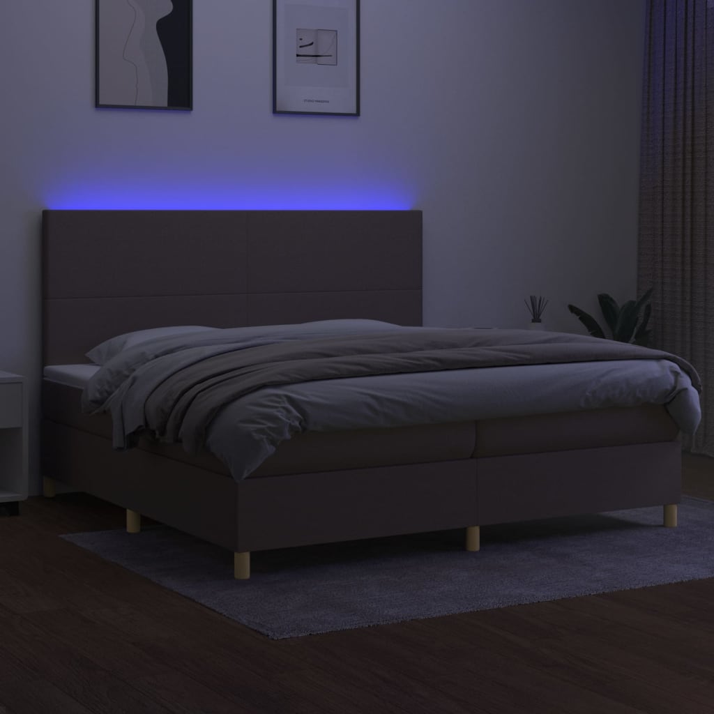 Krevet box spring s madracem LED smeđesivi 200x200 cm tkanina