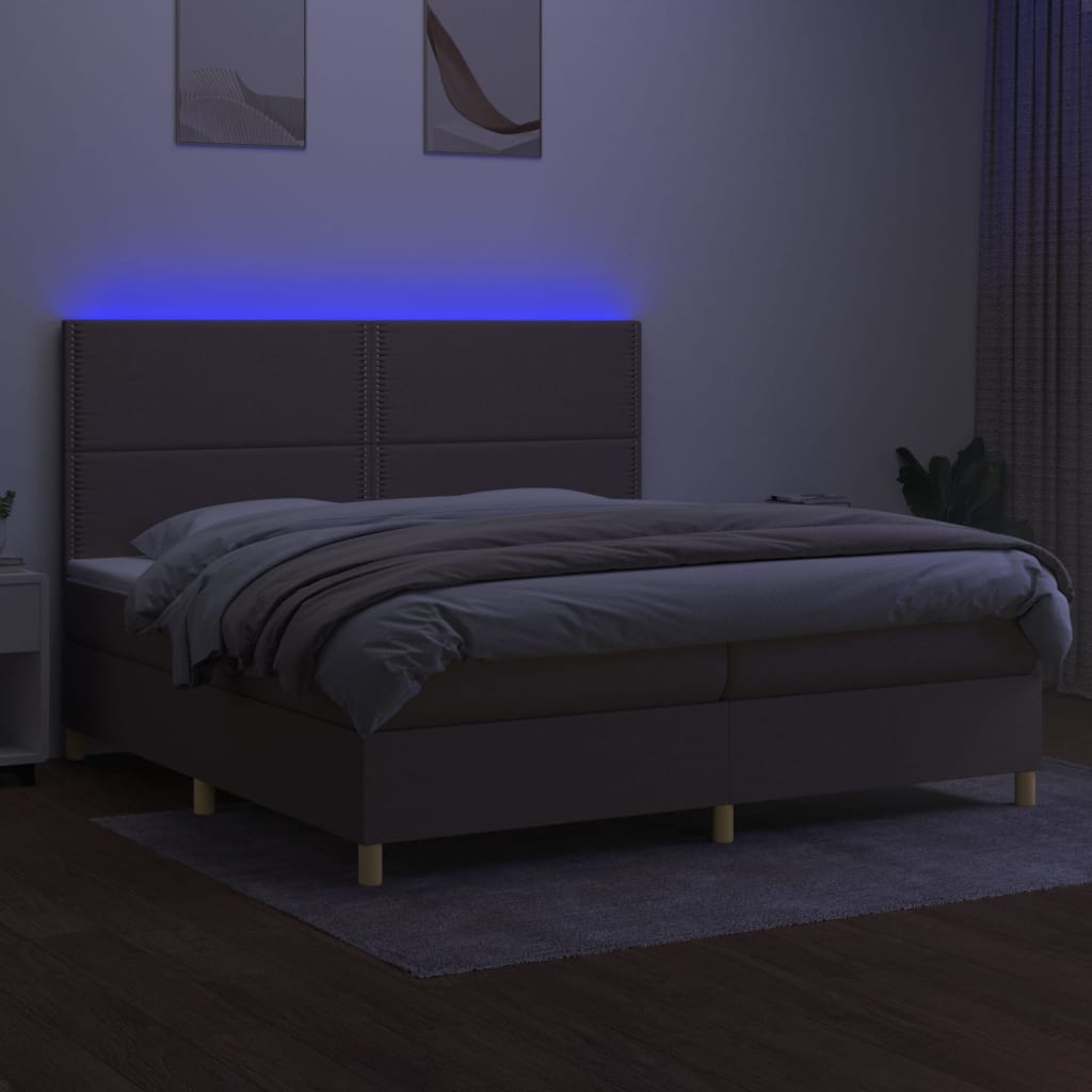 Krevet box spring s madracem LED smeđesivi 200x200 cm tkanina