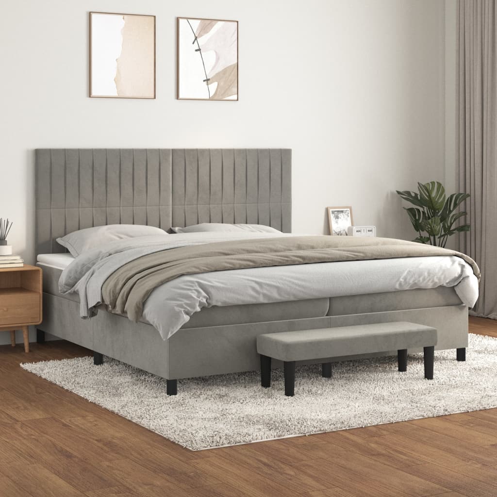 Krevet s oprugama i madracem svjetlosivi 200x200 cm baršunasti