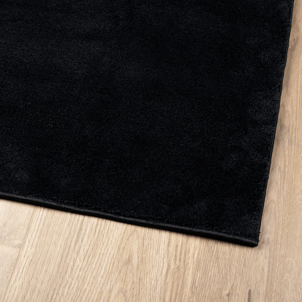 Tepih OVIEDO kratkih vlakana crni 200 x 280 cm