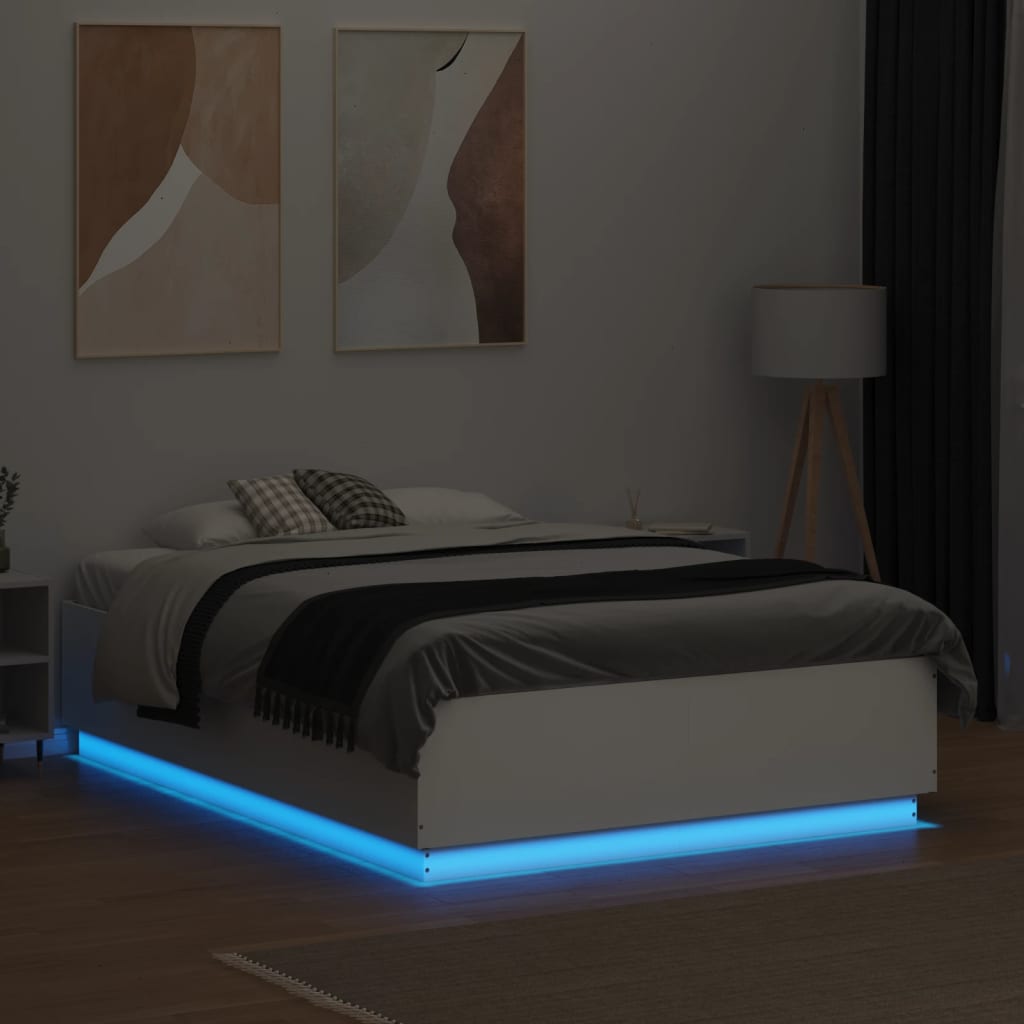Okvir kreveta s LED svjetlima bijeli 135 x 190 cm drveni