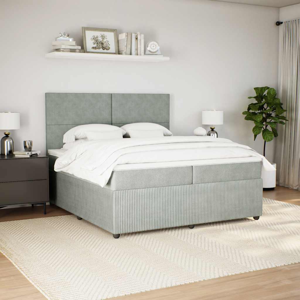 Krevet s oprugama i madracem svjetlosivi 200x200 cm baršunasti
