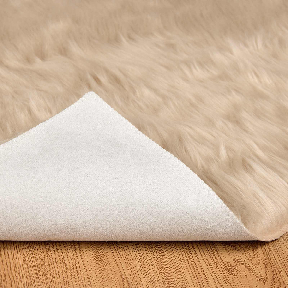 Tepih od umjetne ovčje kože TAFALLA Bež 100 x 200 cm Poliester