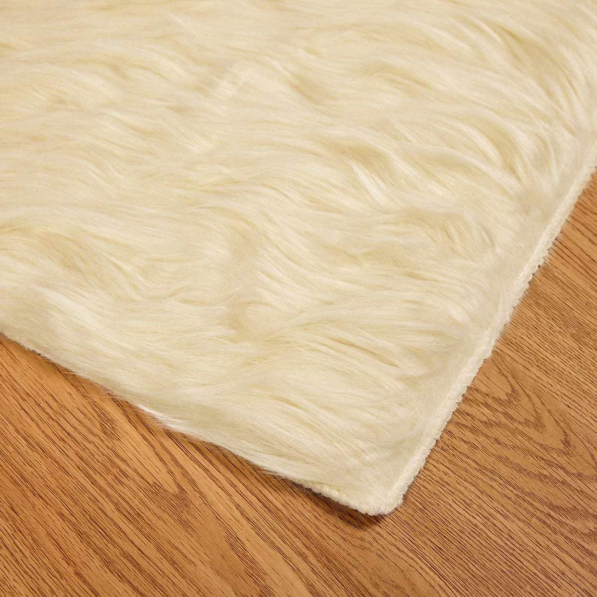 Tepih od umjetne ovčje kože TAFALLA Krem 240 x 340 cm Poliester
