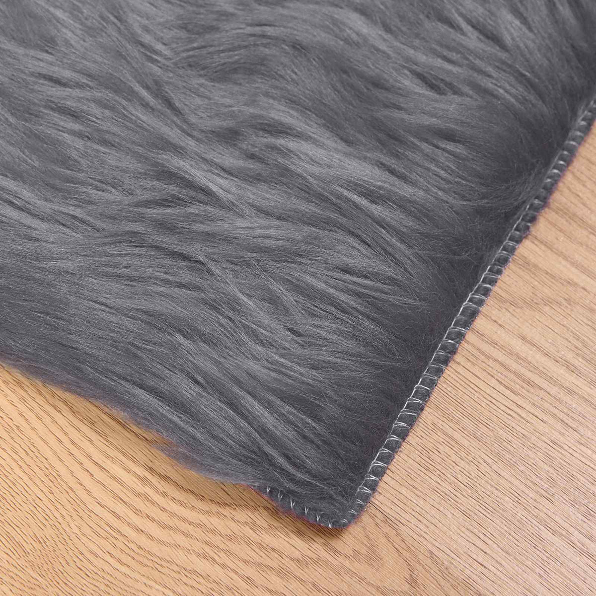 Tepih od umjetne ovčje kože TAFALLA Antracit 140 x 200 cm
