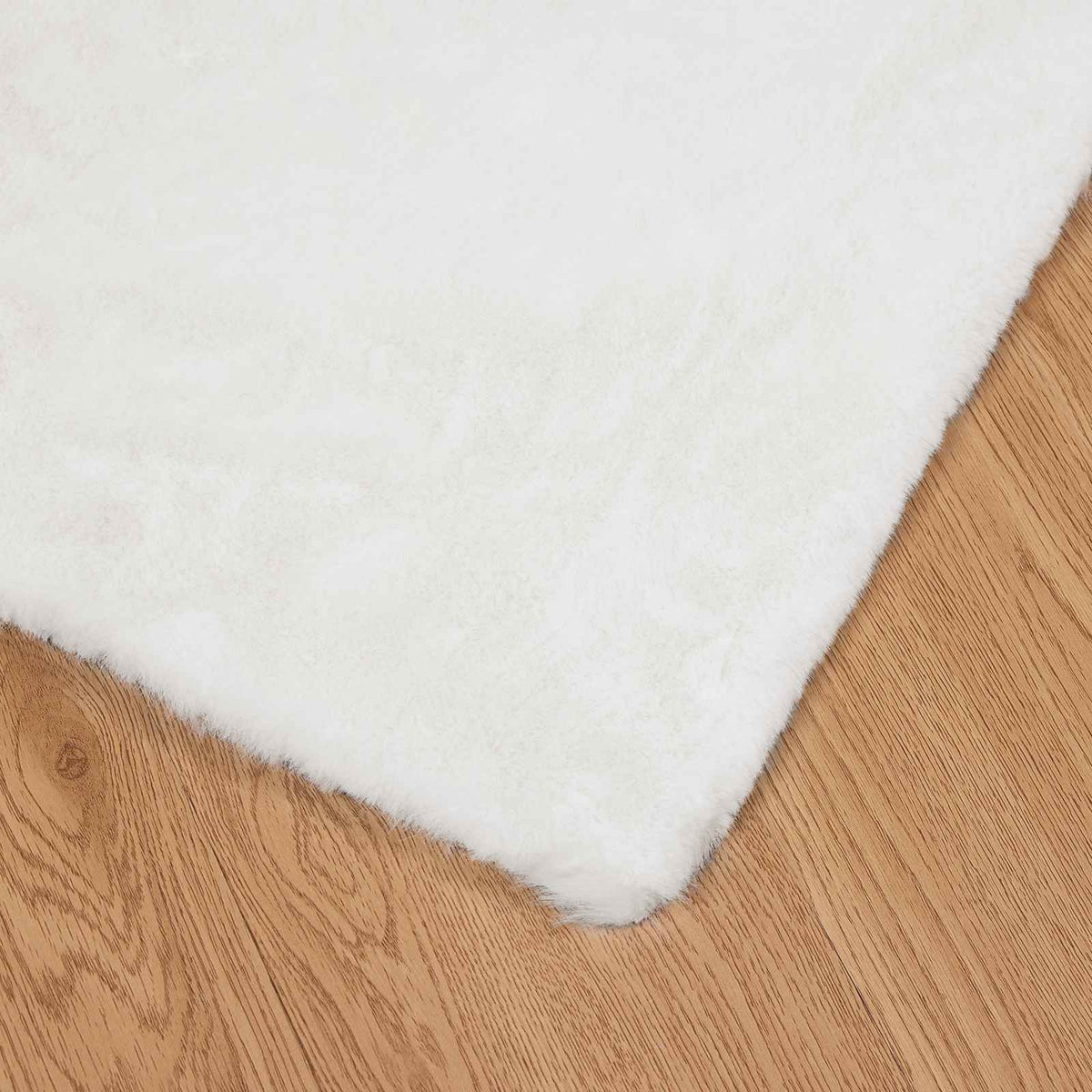 Protuklizni tepih od umjetnog zečjeg krzna OLITE Bijela 120 x 120 cm