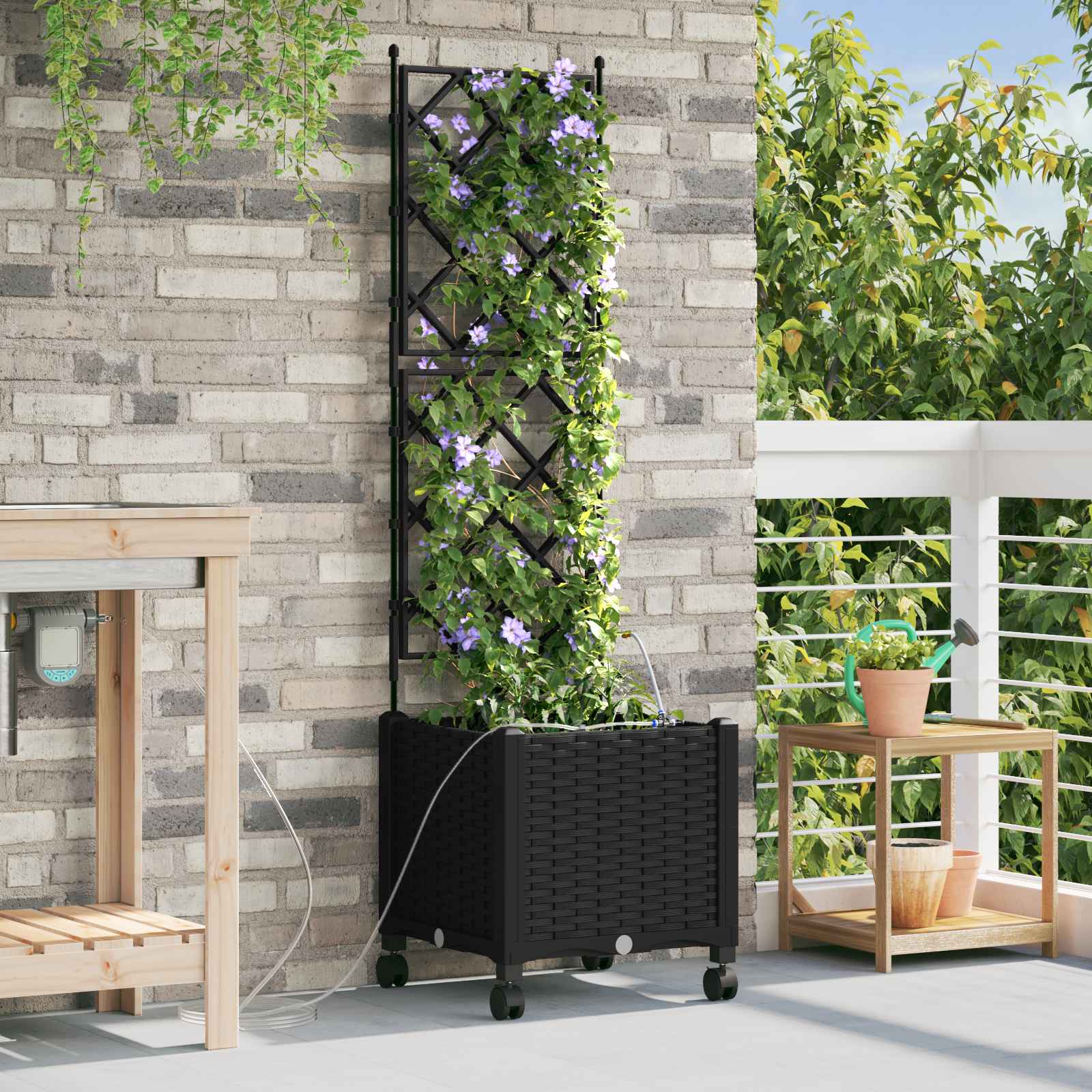 Vrtni planter s navodnjavanjem i kotačima Crna 40 x 40 x 148 cm