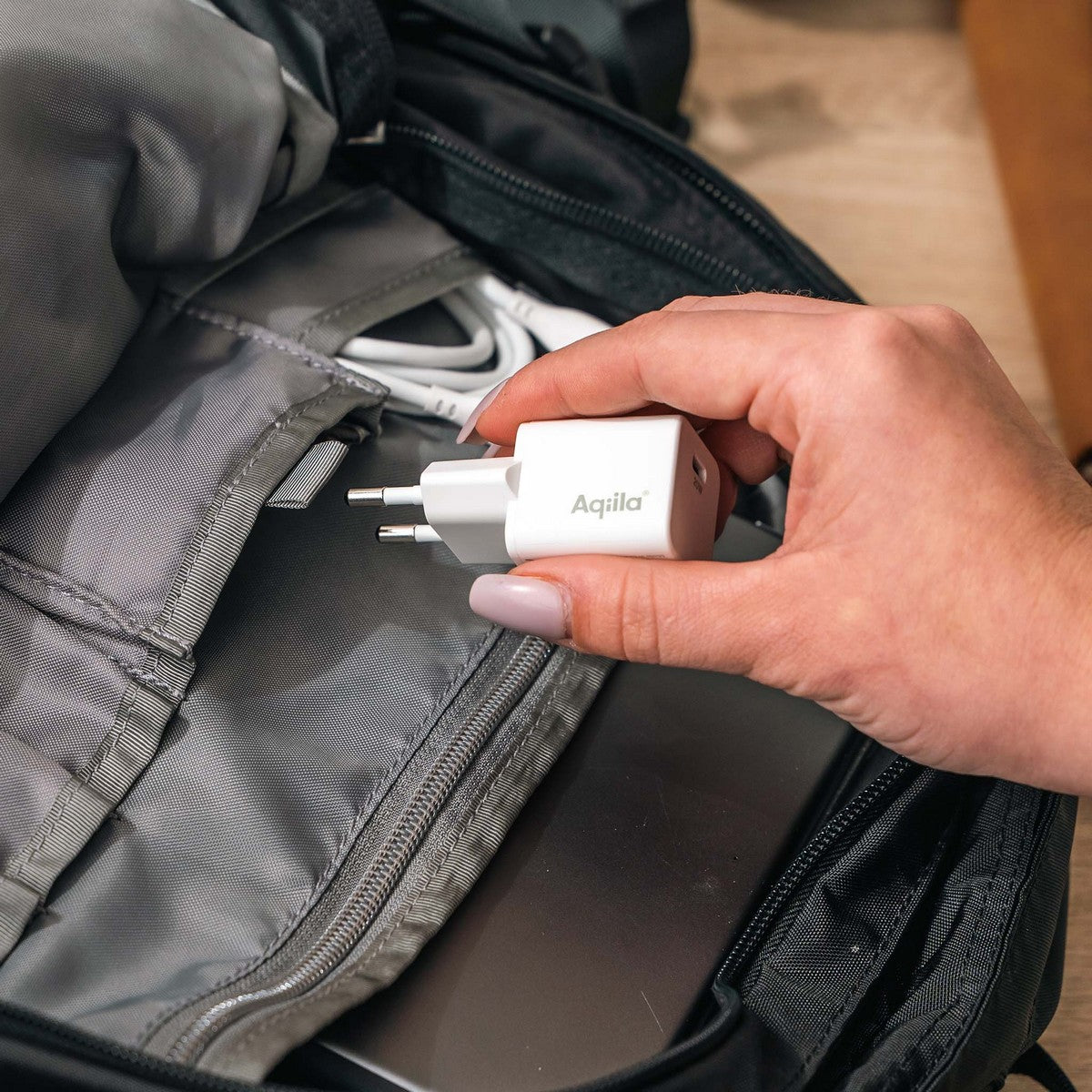 Aqiila Chargebird W1 PD20W kučni punjač bijeli
