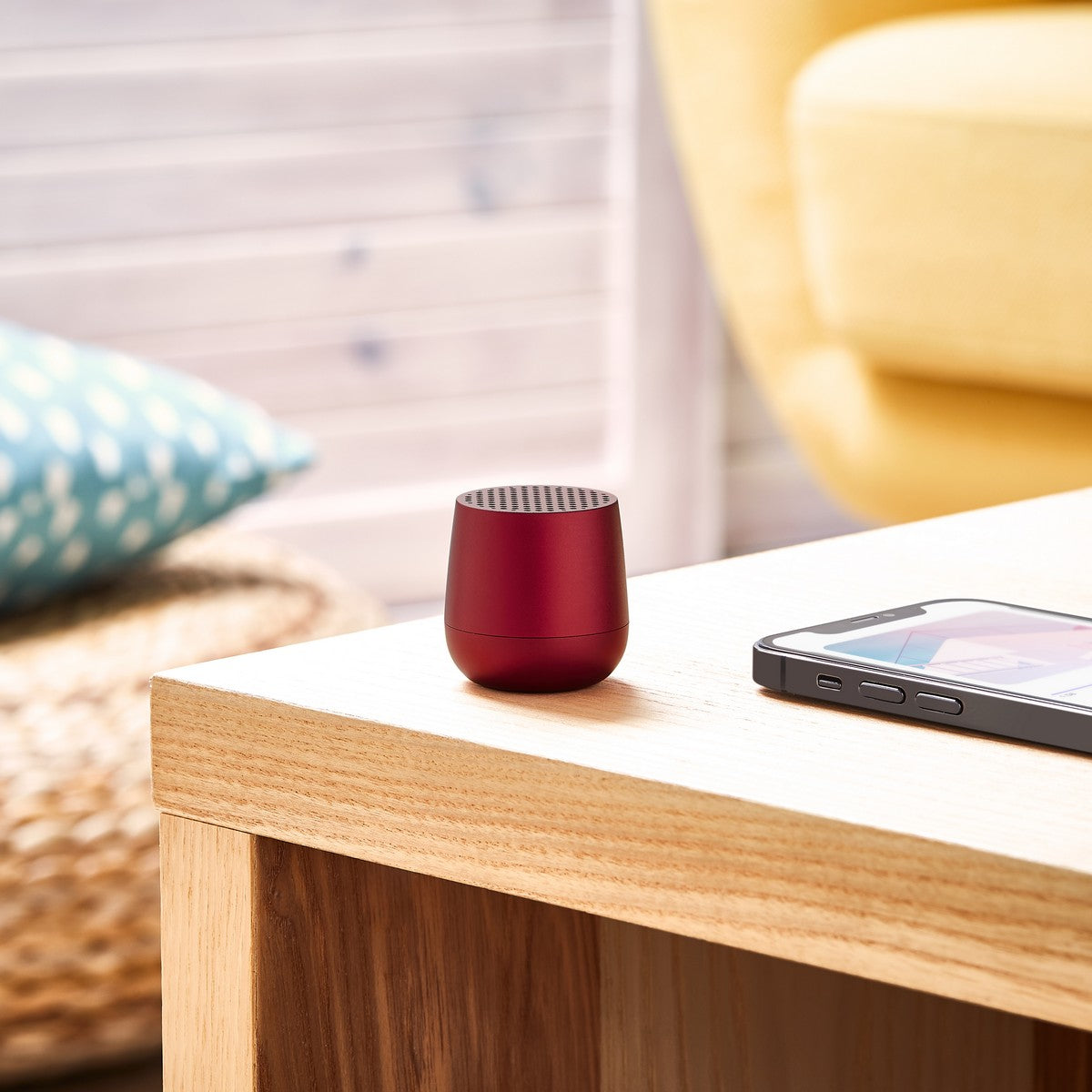 Lexon MINO+ Bluetooth Zvučnik - 3W - type c ili wireless punjenje TAMNO CRVENA