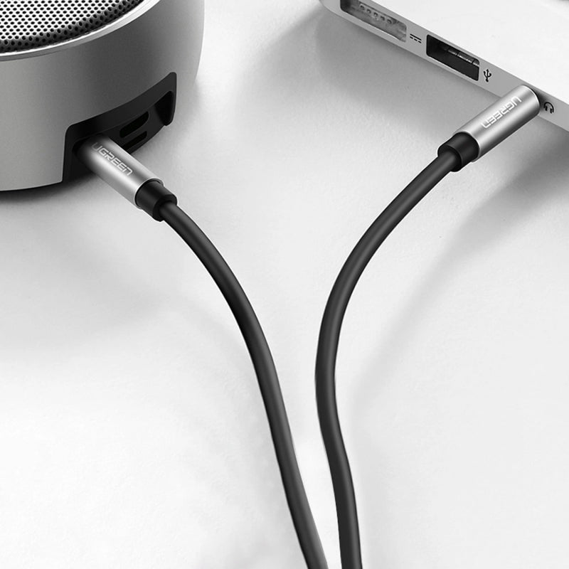 Ugreen 3.5 mm na 3.5 mm audio kabel AV119 300 cm crni