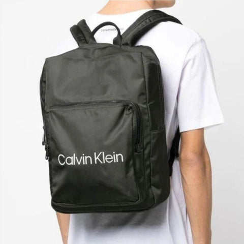 Dizajnerski ruksak — CALVIN KLEIN • Poklon — ruksak