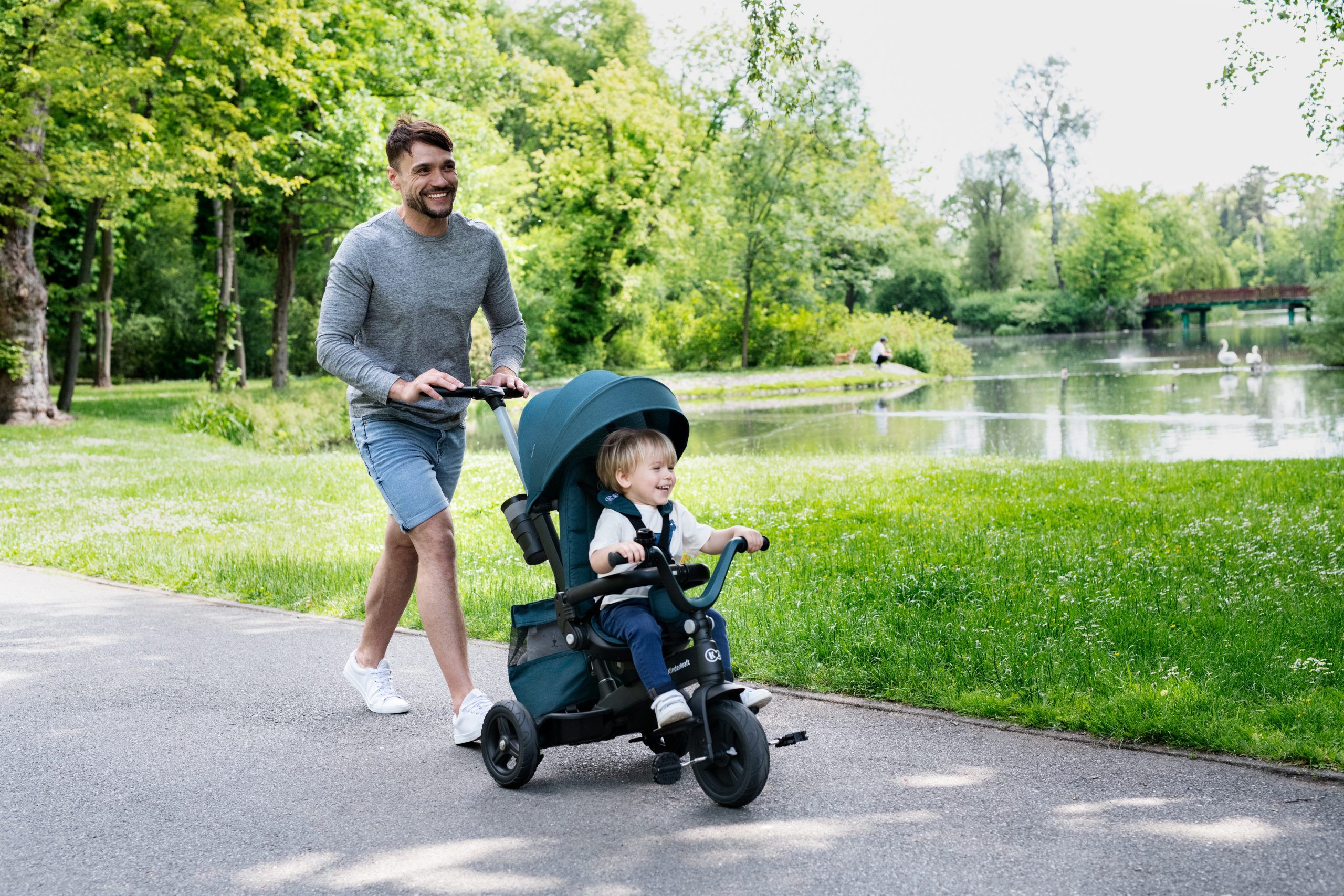 Kinderkraft Tricikl EASYTWIST crna