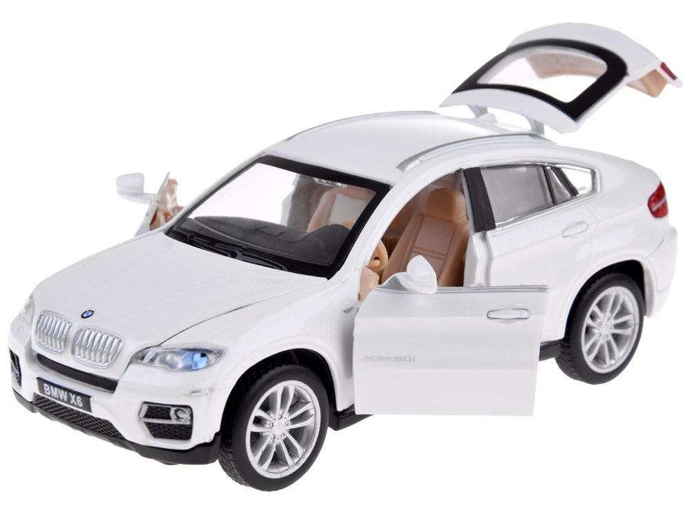 Metalni BMW X6 1:32 s efektima