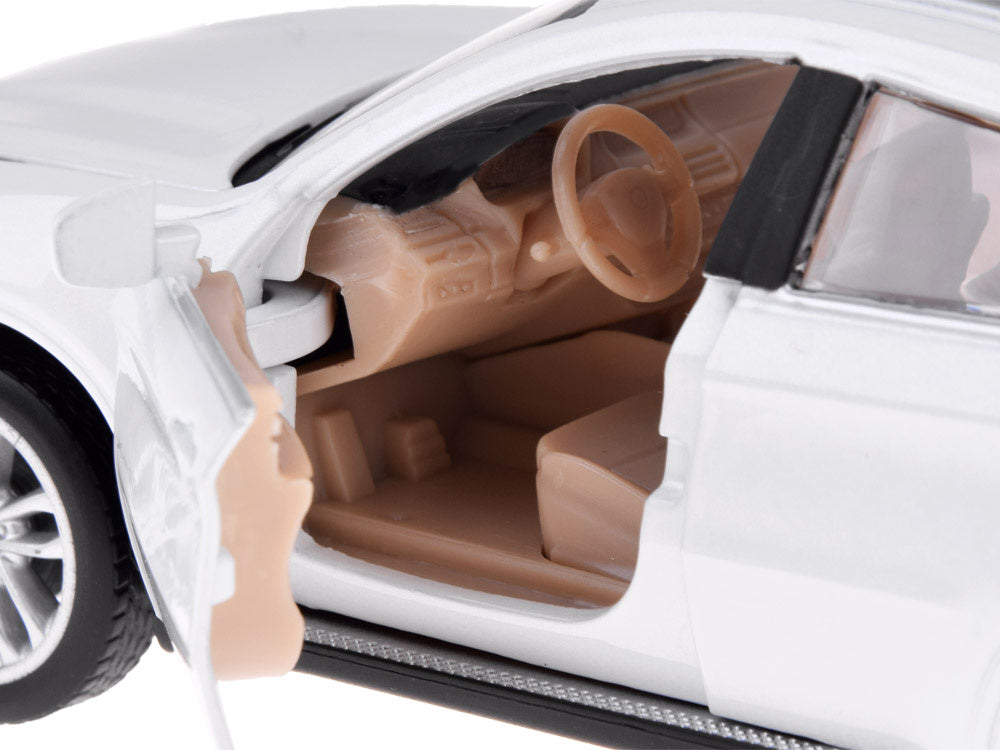 Metalni BMW X6 1:32 s efektima