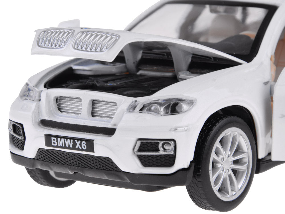 Metalni BMW X6 1:32 s efektima