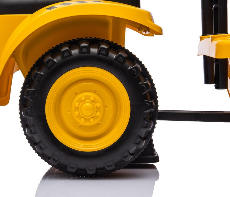Guralica CAT traktor s prikolicom
