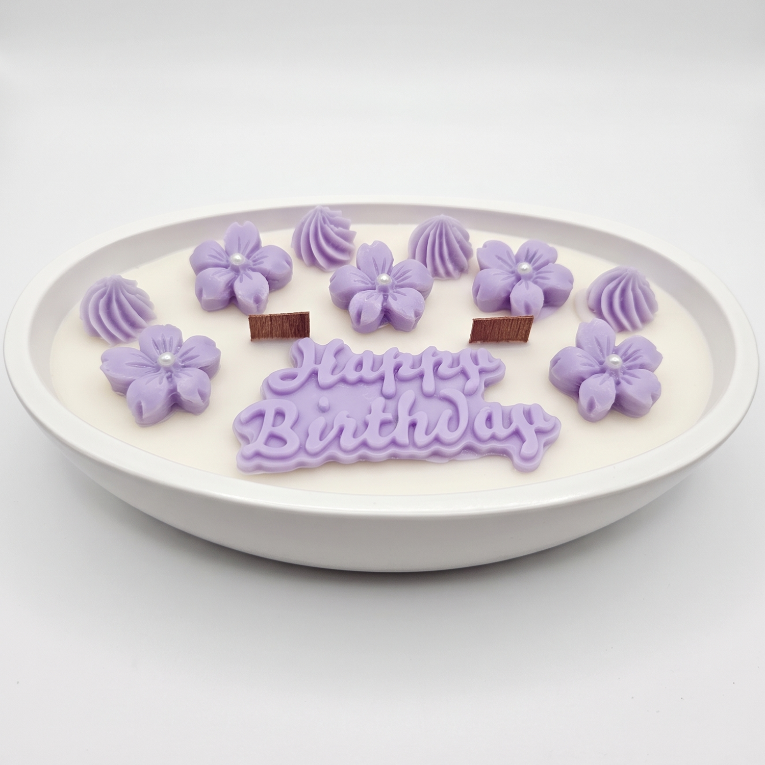 Svijeća Happy Birthday - Bijela / Ljubičasta / Trešnja i Bademi KP40298