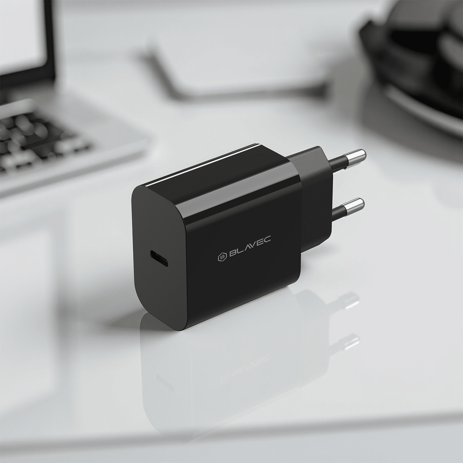 Blavec Zidni punjač BC-7 GaN4 - Tip C - PD QC 45W 3A s kabelom Type C na Type C - crni