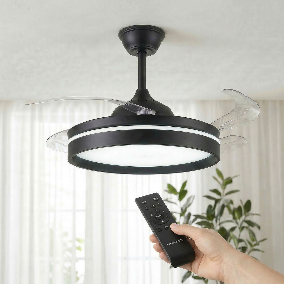 Stropni ventilator s LED svjetlom, 4 sklopive lopatice i daljinskim upravljačem InnovaGoods