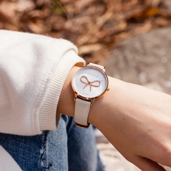 Ženski sat Victoria Hyde (379 kn)